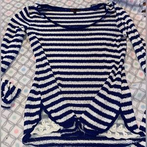 Knitted long sleeve sweater